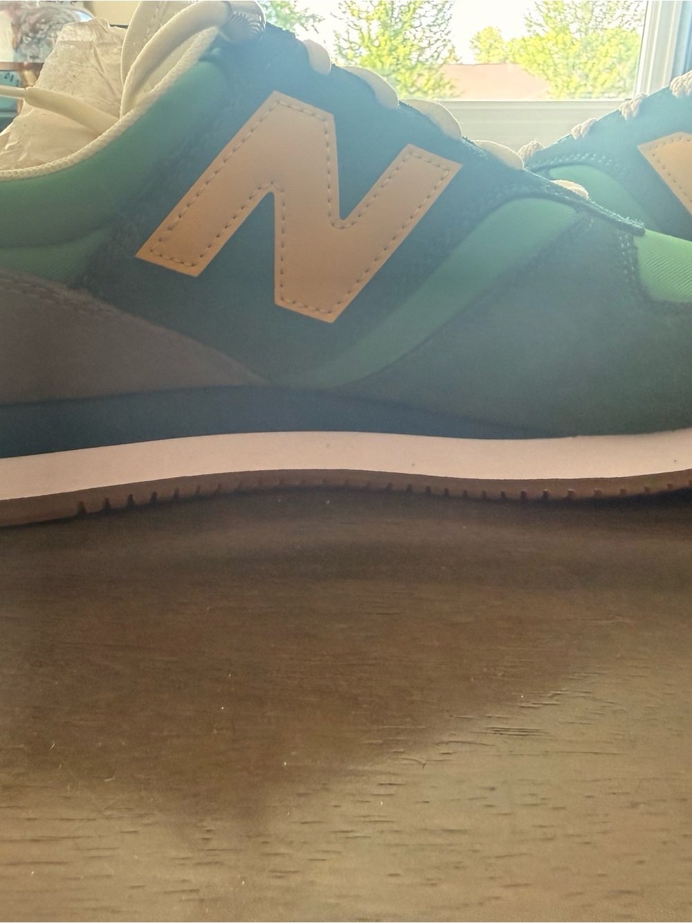 New Balance Men's Green Sneakers with Gold 'N' Accent - Picture 4 of 4